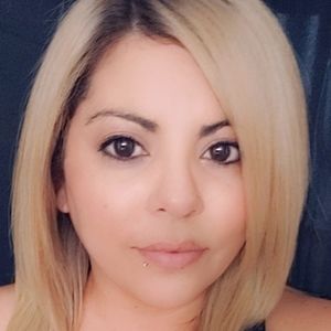 Meet your Posher, Monique